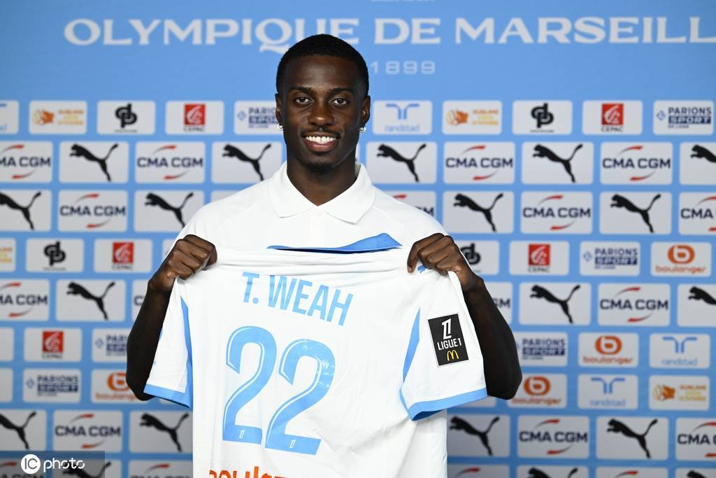 法甲马赛俱乐部召开新闻发布会 新援蒂莫西-维阿亮相
        
    法甲马赛俱乐部召开新闻发布会 新援蒂莫西-维阿亮相